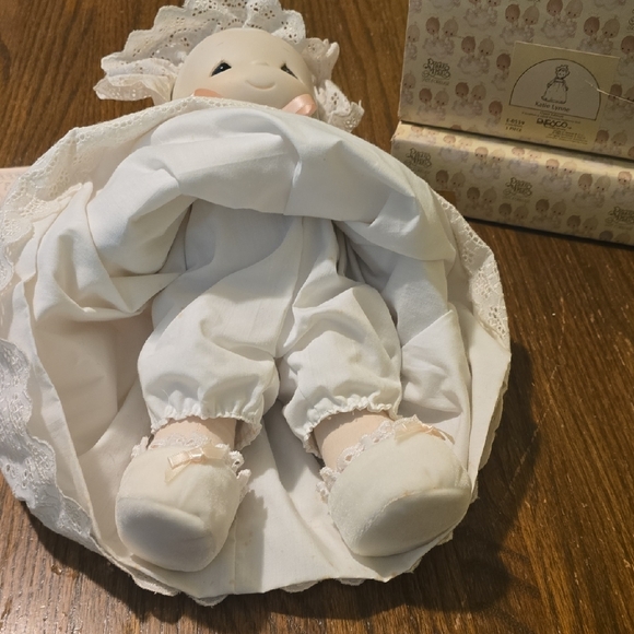 Porcelin Precious Moments Birth Certificate Set - Picture 6 of 10
